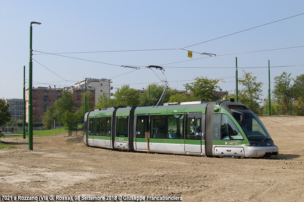 Tram ATM con elettromotrice 7021 Eurotram Foto Giuseppe Francabandiera