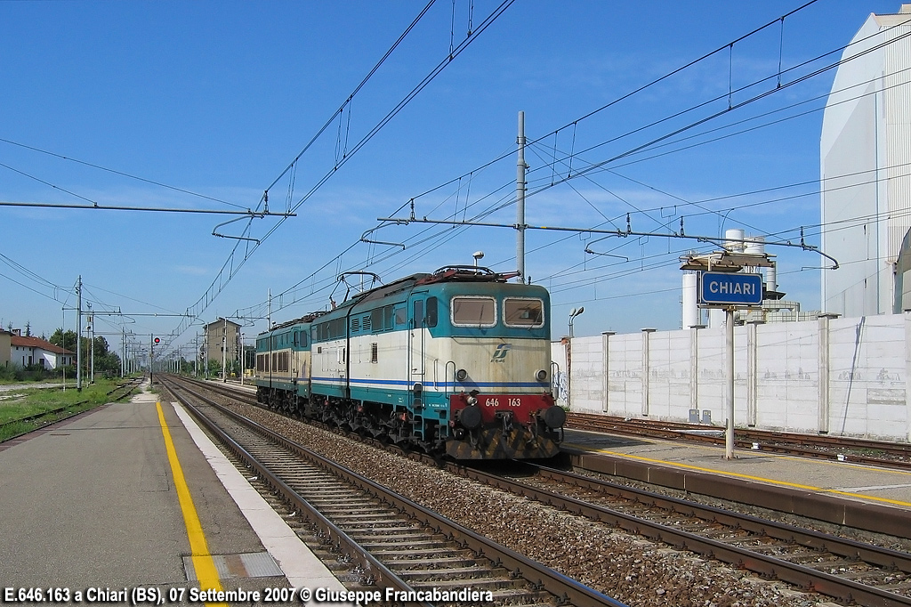 Treno Trenitalia con Locomotiva Elettrica E.646.163 Foto Giuseppe Francabandiera