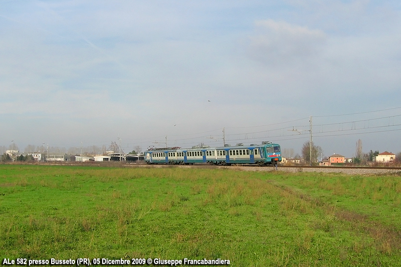 Treno Regionale Trenitalia con Elettromotrice ALe 582 Foto Giuseppe Francabandiera