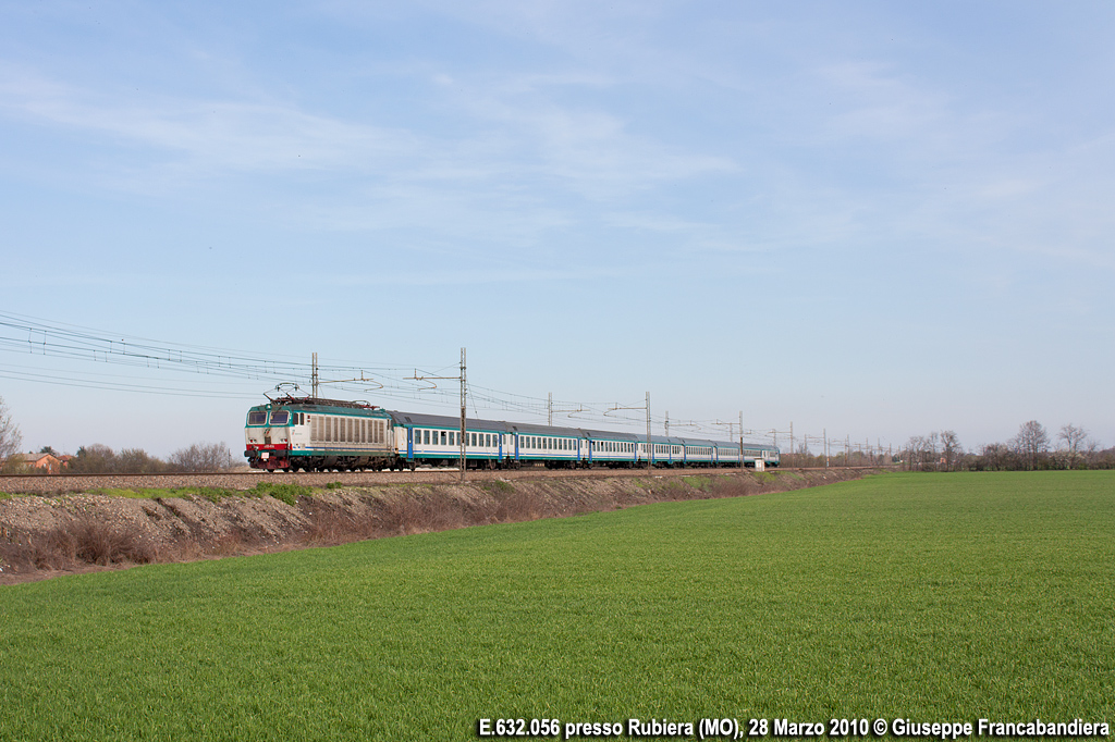 Treno Regionale Trenitalia con Locomotiva Elettrica E632 Foto Giuseppe Francabandiera