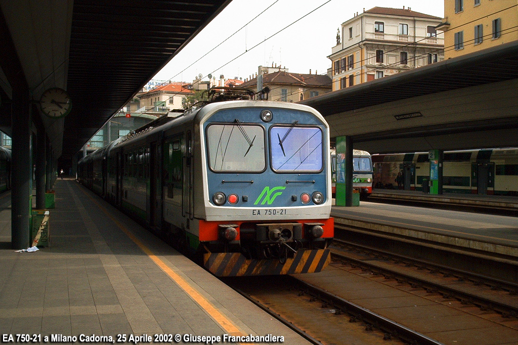 Treno Regionale Ferrovie Nord Milano FNM con Elettromotrice EA 750-21 Foto Giuseppe Francabandiera