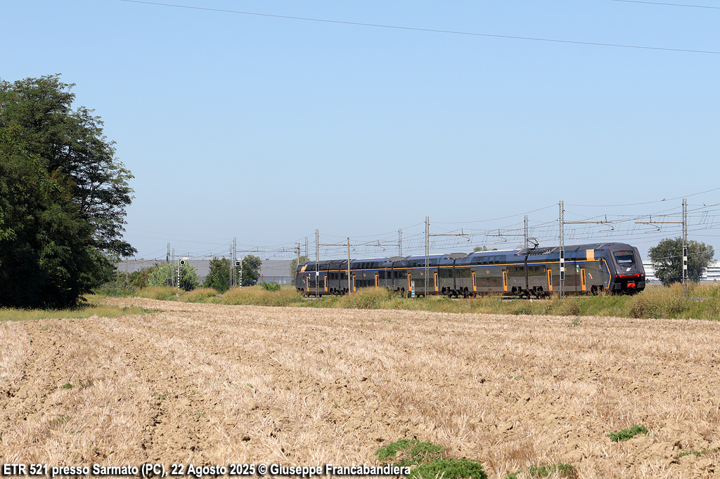Treno Regionale TTX Trenitalia TPER con Elettrotreno ETR 521 Foto Giuseppe Francabandiera