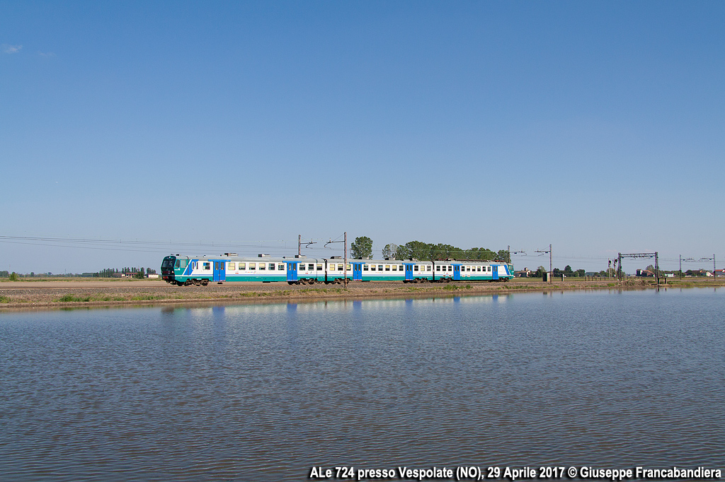 Treno Regionale Trenitalia con Elettromotrice ALe 724 Foto Giuseppe Francabandiera