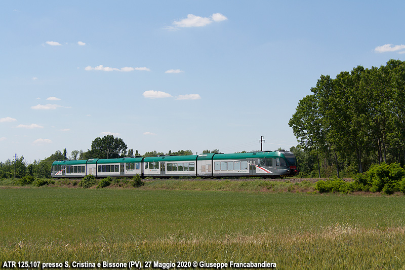 Treno Regionale Trenord con Automotrice Diesel ATR 125.107 Foto Giuseppe Francabandiera