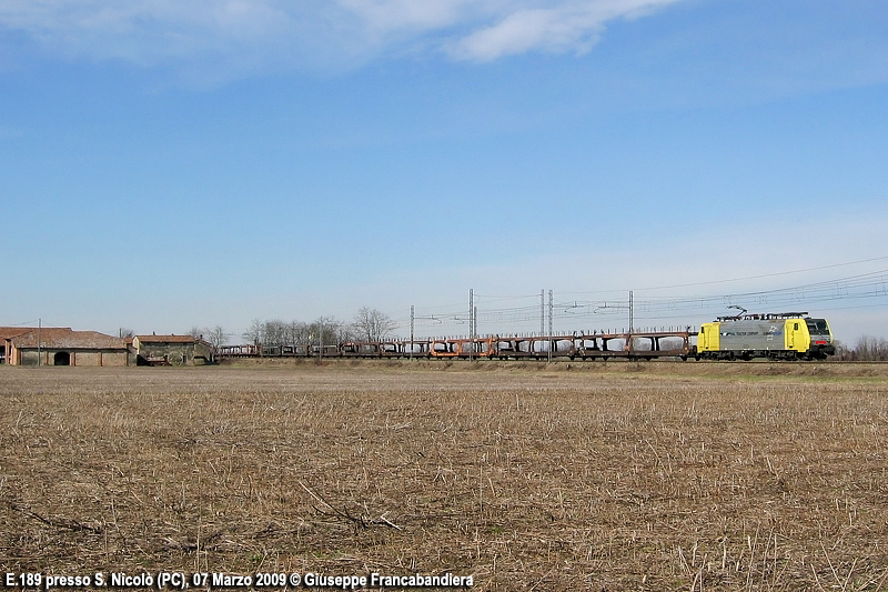 Treno Merci Bisarche RTC con Locomotiva Elettrica E189 Foto Giuseppe Francabandiera