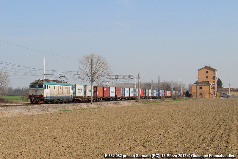 Treno Merci Container con Locomotiva Elettrica E.652 Tigre Foto Giuseppe Francabandiera