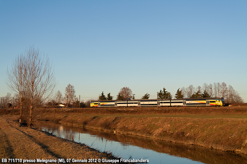 Treno Regionale Trenord con Elettrotreno EB 711/710 TSR Foto Giuseppe Francabandiera