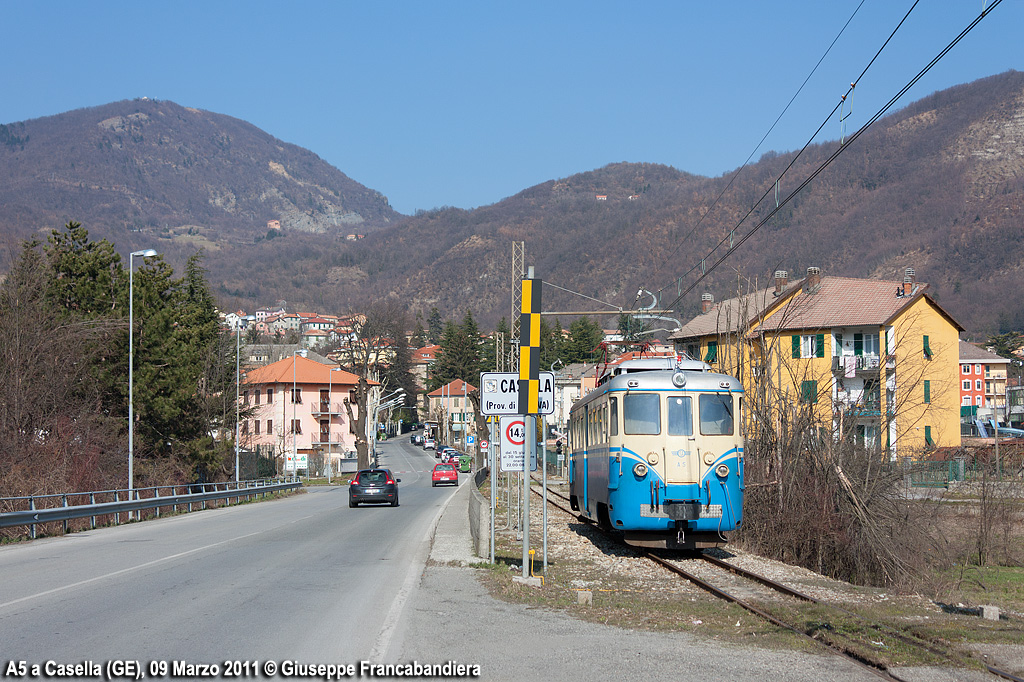 Treno Ferrovia Genova Casella FGC con Elettromotrice A5 Foto Giuseppe Francabandiera