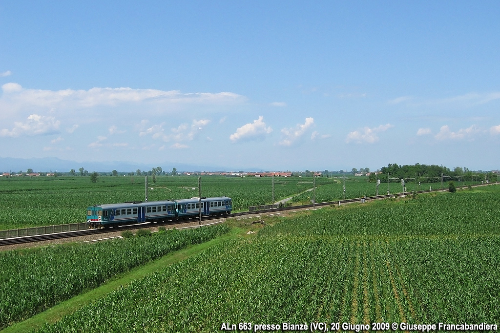 Treno Regionale Trenitalia con Automotrici diesel ALn 663 Foto Giuseppe Francabandiera