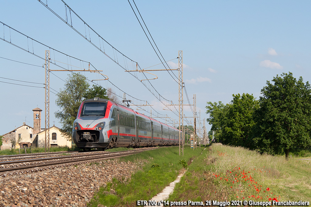 Treno Frecciargento FA Trenitalia con Elettrotreno ETR 700 Numero 14 Foto Giuseppe Francabandiera