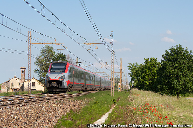 Treno Frecciargento FA Trenitalia con Elettrotreno ETR 700 Numero 14 Foto Giuseppe Francabandiera