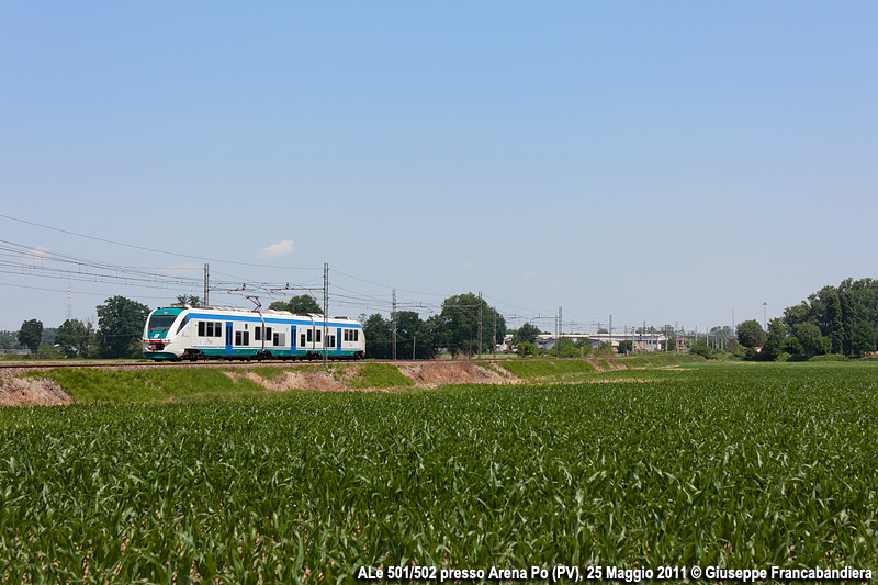 Treno Regionale Trenitalia con Elettrotreno ALe 501/502 Minuetto Foto Giuseppe Francabandiera