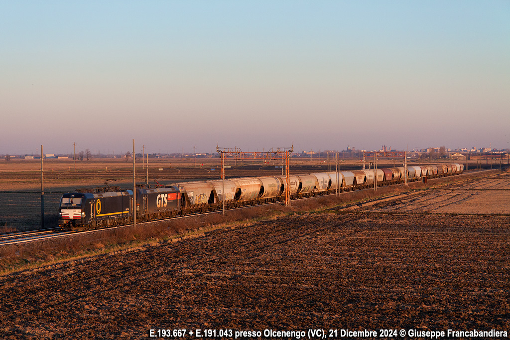 Treno Merci EVM Rail con Locomotiva Elettrica E193.667 e E191.043 Foto Giuseppe Francabandiera