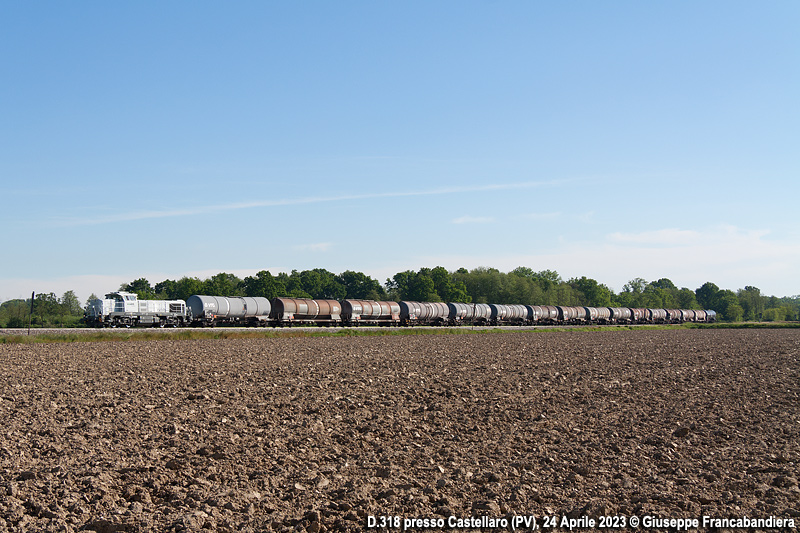 Treno Merci CTI Captrain Italia CTI con Locomotiva Diesel D318 Foto Giuseppe Francabandiera