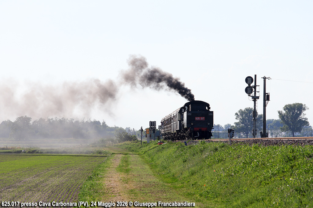 Treno Fondazione FS Lomellina Express con Locomotiva Vapore 625.017 Foto Giuseppe Francabandiera