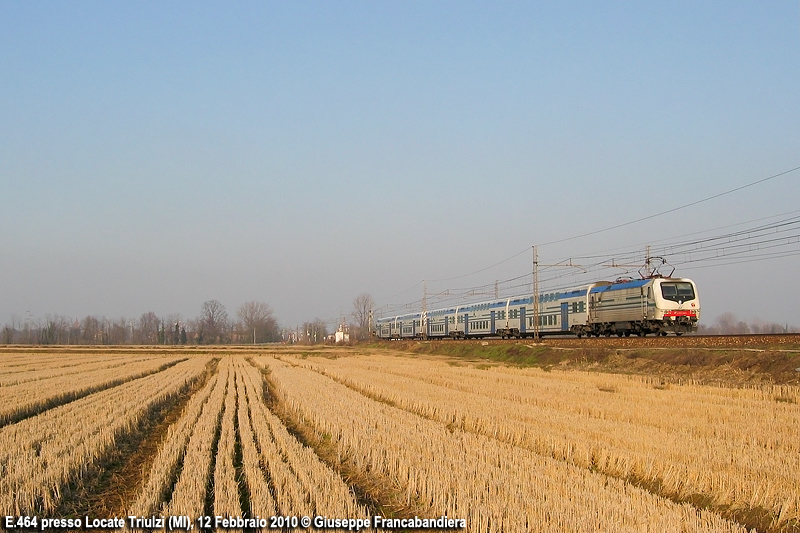 Treno Regionale Trenitalia con Locomotiva Elettrica E464 Vivalto Foto Giuseppe Francabandiera