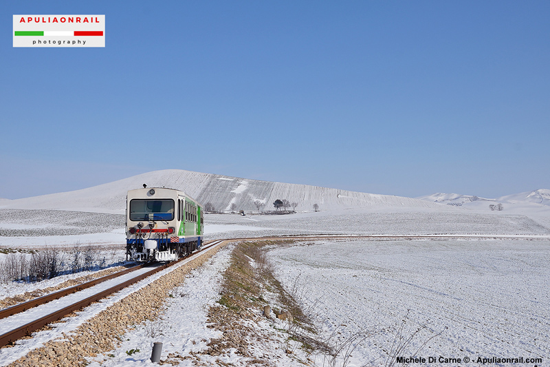 Treno Ferrovie Appulo Lucane FAL con Automotrice Diesel M4.303 Foto Michele Di Carne